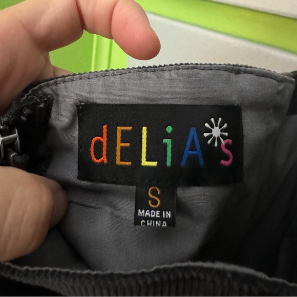 Delia’s halter vest. - Picture 2 of 3